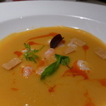 ラ・ロカンダ - 2014年11月　2度目の訪問　白いんげん豆のスープ 甘海老を添えて自分で、ちょっとアレンジ！