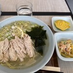 クジラ食堂 - とり塩ラーメン&パイン&マカロニサラダ