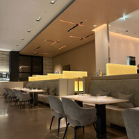 ベージュ アラン・デュカス 東京 - 