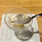 老虎菜 - コース
      デザート
      梨とレモンバーム