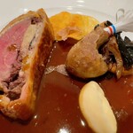 L'ESSOR - 小鳩の胸肉とモモ肉