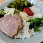 北里家 - 無料ライスにトッピング