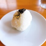 うどん そば 浪花 - 綺麗なおむすびなんじゃわ