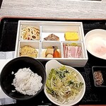 天然温泉 ホテルこまち - 朝食おかすボックスとバイキングメニュー