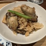 食堂さいと右 - 牡蠣蒸籠蒸し御飯　アップ
