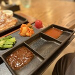 焼肉 LAVA29 - タレ　肉味噌、ピリ辛ごまダレ