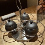 焼肉 LAVA29 - 卓上　わさび、柚胡椒、ハニーマスタード