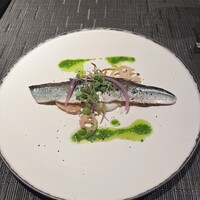 天川 鉄板焼き - 秋刀魚のコンフィと根菜のチップ　百合根のピューレ