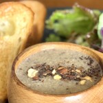 スープホリック - ・ナッツと5種きのこのポタージュ 610円/税込
・モーニングセット +200円/税込