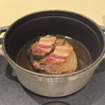 レストラン・アスペルジュ - タマネギとベーコンの煮込み