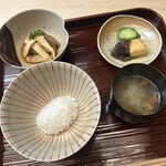 木佐貫 - 能登ひかり土鍋ご飯　氷見牛と松茸　なめこのお味噌汁
