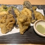 比内地鶏と国産本マグロ 千の庭 - 