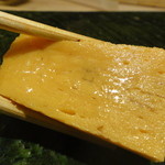 伊吹 - 玉子を箸で掴むと・・・プニュッ♬と旨味汁が顔を出す！！