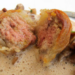 プレヴナンス - ボンボン・フォアグラ、カプチーノ仕立て、長野産天然キノコのフリカッセ、栗のピュレ　フォアグラに糸状にしたジャガイモを巻き付け揚げたもののようですが、ソースの旨さが抜群、嬉しくなります。