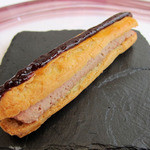 プレヴナンス - アミューズブーシュ 鶏の白レバーのエクレア　ワインに合いそうな、大人のエクレア