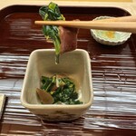 木佐貫 - 石川県の芝茸（シバタケ＝他のエリアではアミタケと呼ばれる）、軸と傘が大きめな畑しめじ、ほうれん草の箸上げ