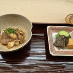 木佐貫 - 牛肉と松茸のすき焼き、お新香