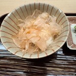 木佐貫 - 玉子かけご飯に鰹節