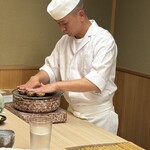 木佐貫 - 焼き松茸の準備