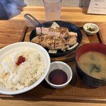 豚ステーキ十一 - 暫くするとお目当ての豚ステーキ1,200円が焼き上がってきました。