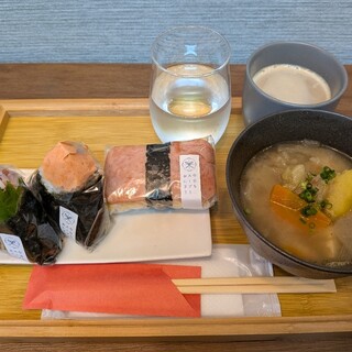 今日もスープとおにぎり_1