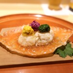 銀座 しのはら - カニと菊の味わいのハーモニーがいい。