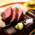 銀座 しのはら - 追加の金額で飛騨牛。旨みのあるお肉でした。