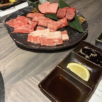 近江うし焼肉 にくTATSU 日本橋室町店 - 