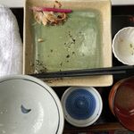 三喜食堂 - 皮も完食