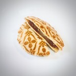 三溪園 - あんことぎゅうひがイイ。薄いどら焼きというけど、食べた感じはどら焼きではない