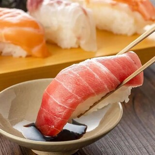 銀座某有名寿司店で修業した板長が握る拘りネタを是非…