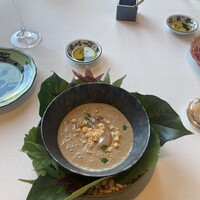 ラ ベデュータ - まずはポルチーニのスープ、生ハムや卵いろんなものが入ってペロリです。