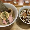 ユナイテッド ヌードル アメノオト - 料理写真:【昆布水つけめん醤油】粘度の高い昆布水に浸る麺はまず藻塩で味わう。つけ汁も美味しかったが、藻塩で引き立つ麺と昆布水の旨味こそが、この繊細な一杯の真髄だ。