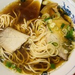龍園 - ラーメンは細麺ストレートです