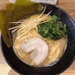 横浜家系ラーメン 銀家 パルナード店 - 
