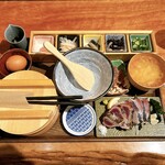 トッサ・ジ・クラッサン - 日戻り鰹と土佐ぶりの藁焼き食べ比べ定食