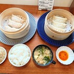 1to1 DISHES. - にんにく餃子(３個) 270円
                                肉餃子(３個) 270円
                                ごはんセット 300円
                                合計 840円