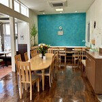 マナレイア - 11時半はまだ空いてましたが、12時には続々といらっしゃいました