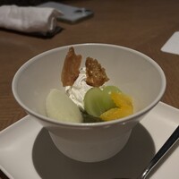 DINING & BAR TABLE 9 TOKYO - 