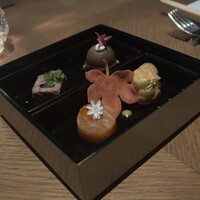 DINING & BAR TABLE 9 TOKYO - 