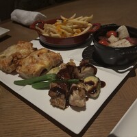 DINING & BAR TABLE 9 TOKYO - 