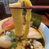 粉麺小屋 - 特製中華そば1150円 極太麺替え。麺は手打ち手揉み