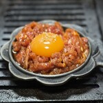 焼肉幸泉 - 炙りユッケ