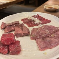 炭火焼肉ホルモン うしごろ 中目黒店 - 