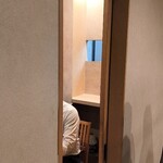 舞鶴麺飯店 - 左は個室