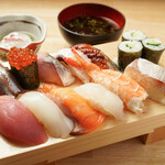 漁師すし にぎTARO - 握り盛り合わせ　桜