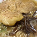 豚珍軒 - 具材アップ