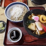 野村屋本店 - 【耳うどん・大根そば・そば焼酎】耳うどんはすいとんに近いモチモチ食感で、大根そばはシャキシャキ感が新鮮。これら郷土の味をそば焼酎と共に楽しみ、佐野の食文化の深さを感じた。