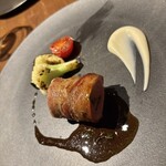 ビストロ クプレ - スペシャリテ仔羊フィレ肉プロヴァンス風