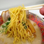 支那そば 北熊 - 北熊ラーメン、麺リフトアップ